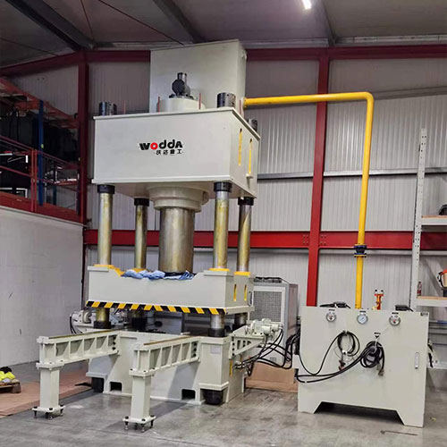 630噸熱壓PE頭盔、面罩成型液壓機(jī)