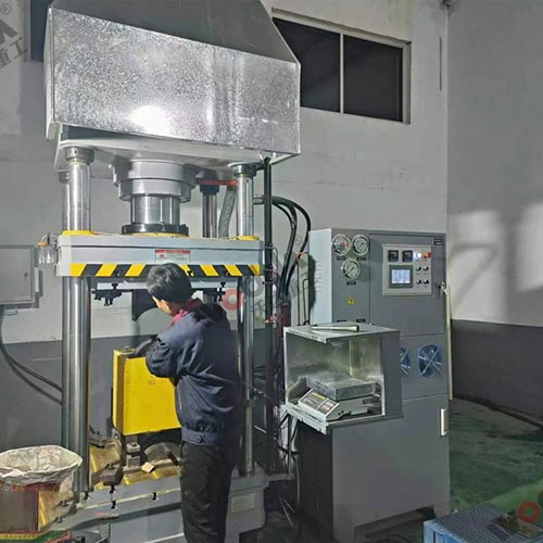 200噸四柱液壓機(jī)熱模壓剎車(chē)閘瓦