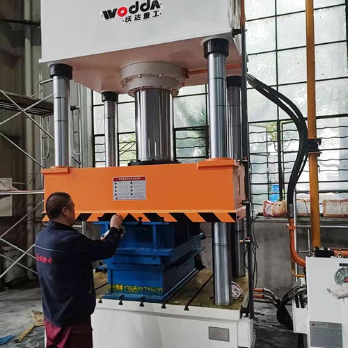 315噸不銹鋼水箱板液壓機