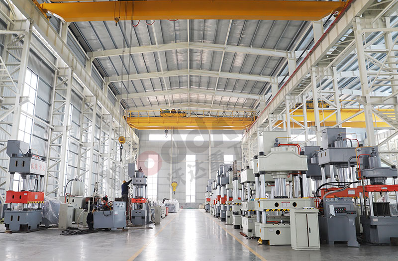 山東沃達(dá)重工新生產(chǎn)車(chē)間 山東沃達(dá)重工新生產(chǎn)車(chē)間