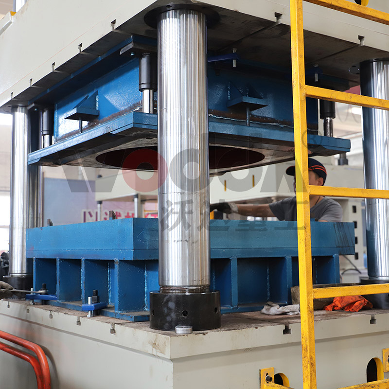 500噸不銹鋼水箱板液壓機 500噸不銹鋼水箱板液壓機