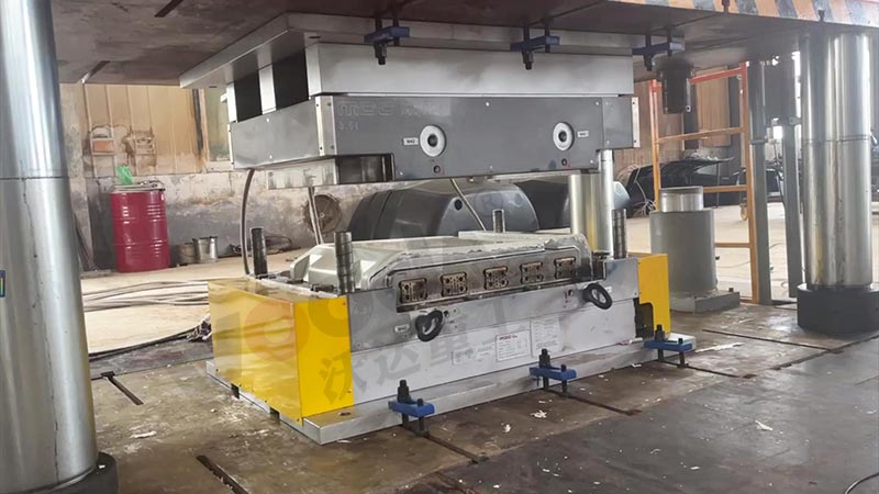 SMC汽車覆蓋件模壓成型液壓機 SMC汽車覆蓋件模壓成型液壓機