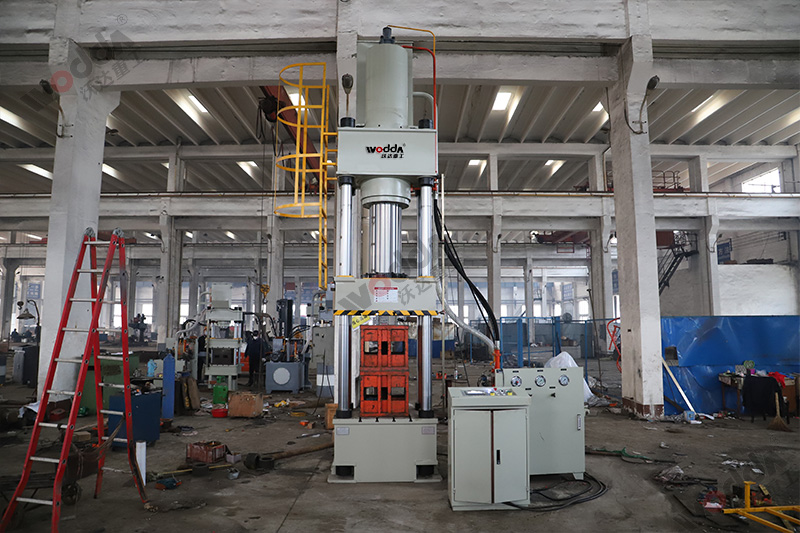 山東耐火材料液壓機廠家(耐火磚、石墨匣缽、坩堝)