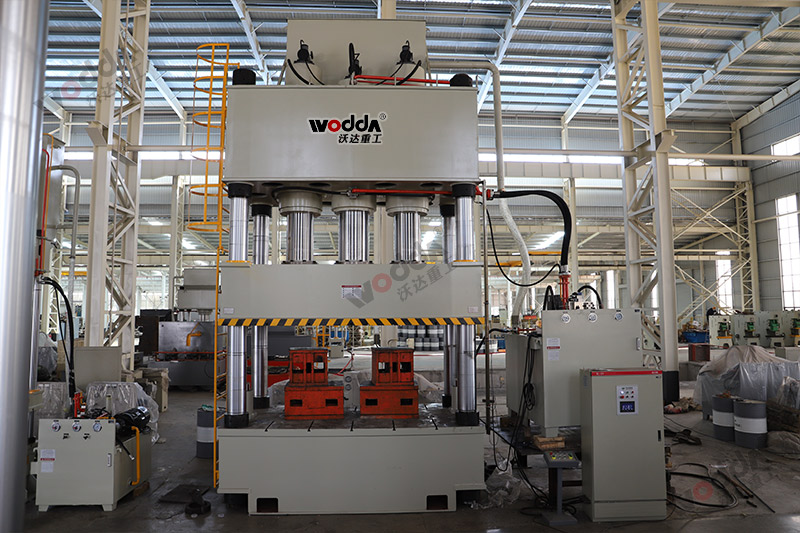 1500噸復(fù)合材料汽車(chē)配件液壓機(jī)