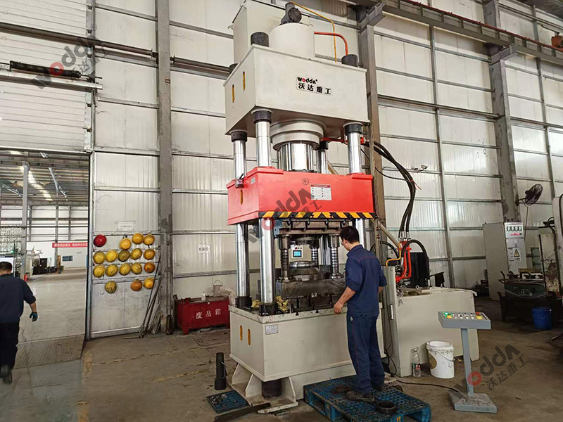 500噸汽車(chē)軸承鍛造液壓機(jī)客戶現(xiàn)場(chǎng) 500噸汽車(chē)軸承鍛造液壓機(jī)客戶現(xiàn)場(chǎng)