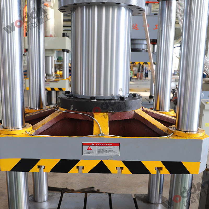 滕州液壓機細(xì)節(jié) 滕州液壓機細(xì)節(jié)