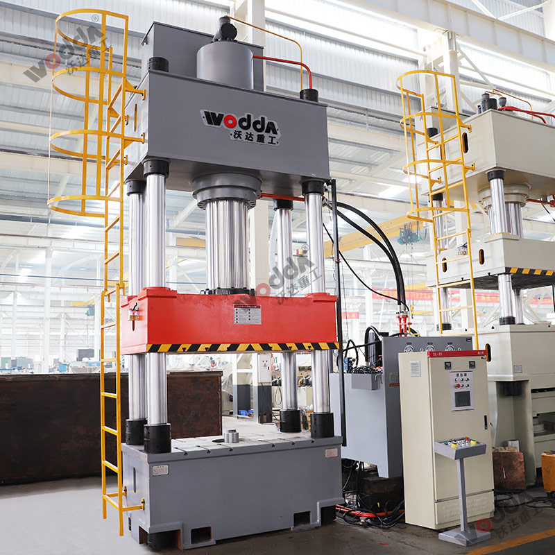 三梁四柱液壓機(jī)廠(chǎng)家哪家好? 三梁四柱液壓機(jī)廠(chǎng)家哪家好?