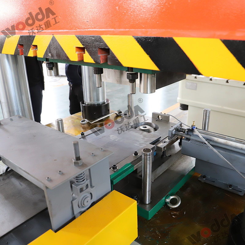 630噸錨桿托盤(pán)液壓機(jī)模具 630噸錨桿托盤(pán)液壓機(jī)模具