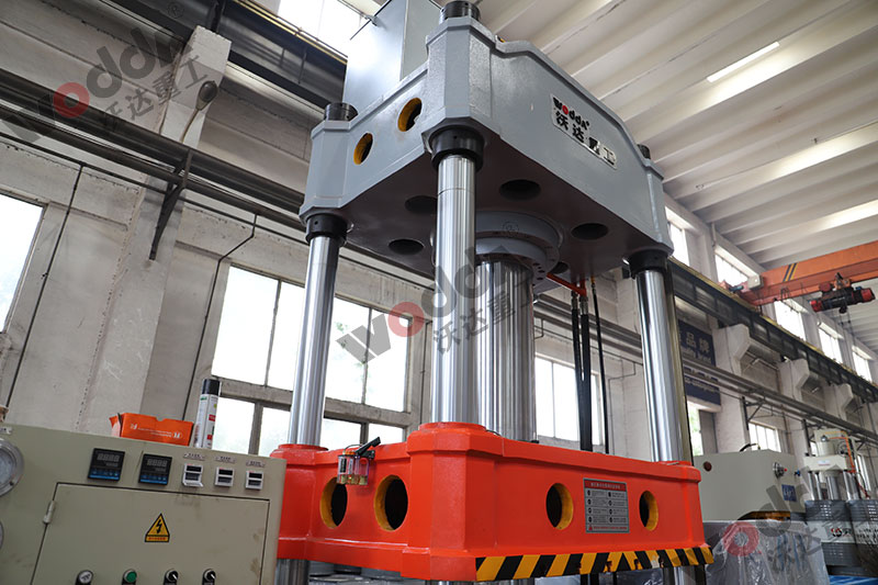 315噸國標(biāo)液壓機 315噸國標(biāo)液壓機