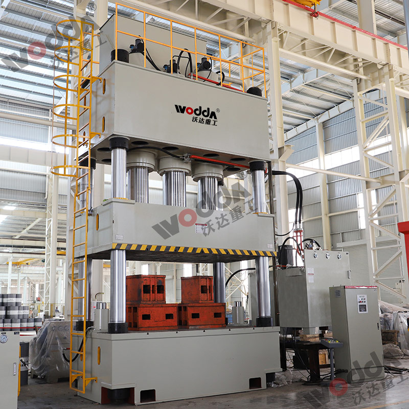 1500噸液壓機(jī) 1500噸液壓機(jī)