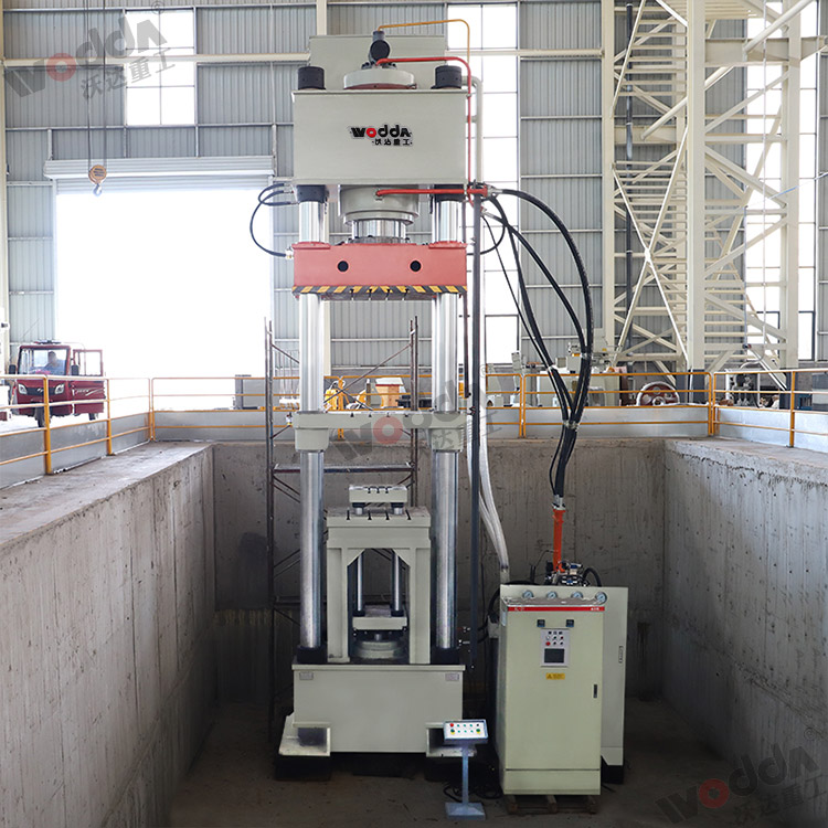 800噸匣缽液壓機(圖2) 800噸匣缽液壓機(圖2)