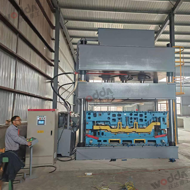 315噸汽車(chē)內(nèi)飾件液壓機(jī)（圖1）