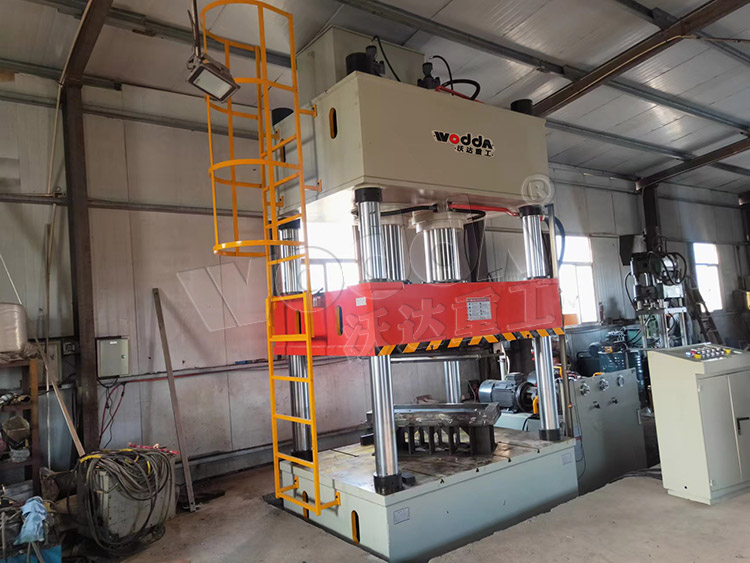 400噸金屬制品成型液壓機(jī)(圖2) 400噸金屬制品成型液壓機(jī)(圖2)