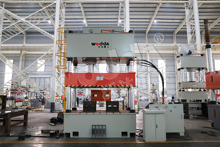 500噸雙缸四柱液壓機(jī) 500噸雙缸四柱液壓機(jī)