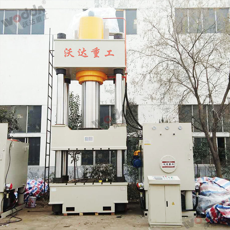 1000噸液壓機(jī) 1000噸液壓機(jī)