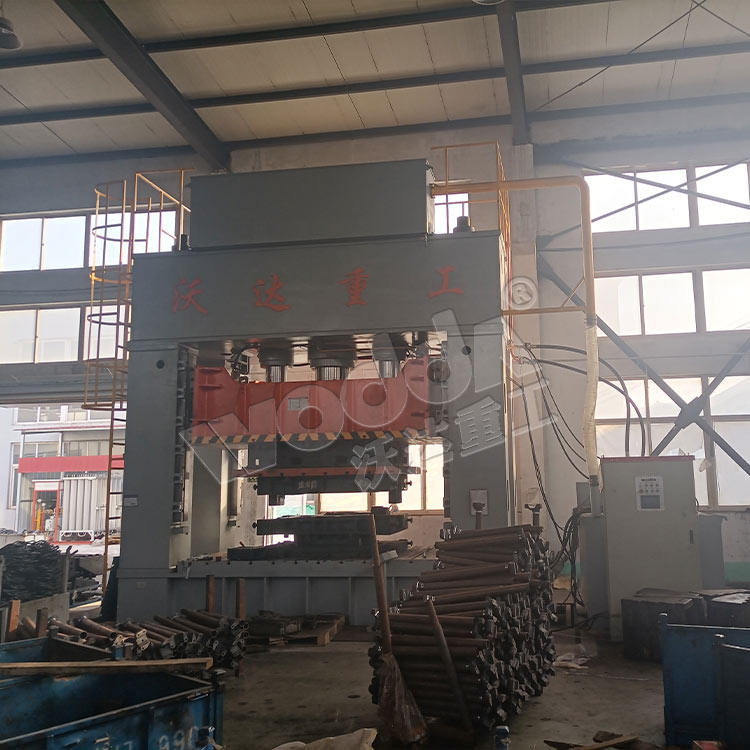 1000噸汽車配件成型液壓機(jī) 1000噸汽車配件成型液壓機(jī)