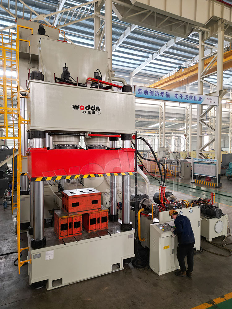 雙油缸液壓機(jī)試機(jī)車間 雙油缸液壓機(jī)試機(jī)車間