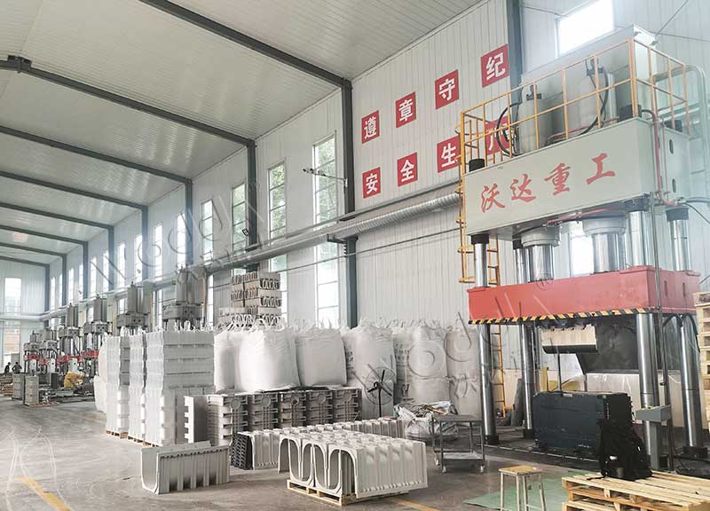 800噸雙缸四柱液壓機(jī) 800噸雙缸四柱液壓機(jī)