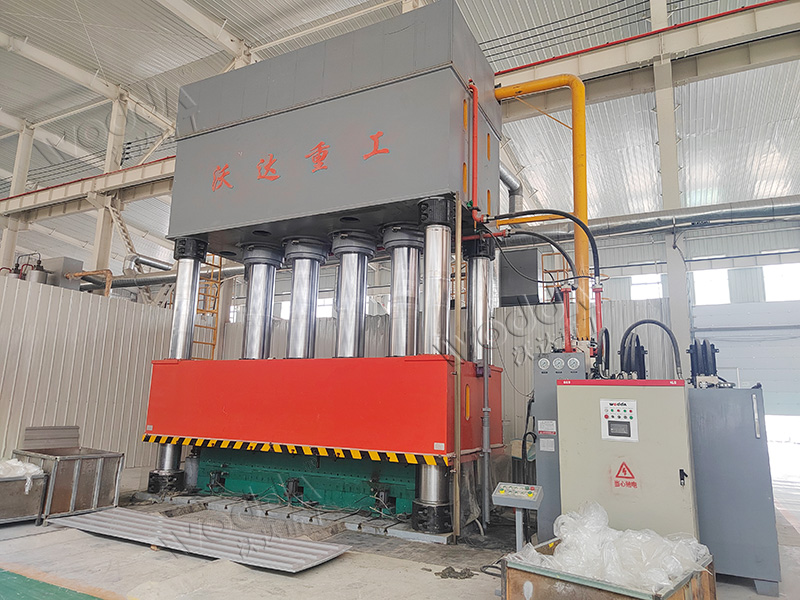 2000噸SMC環(huán)網(wǎng)柜配電箱成型液壓機(jī) 2000噸SMC環(huán)網(wǎng)柜配電箱成型液壓機(jī)