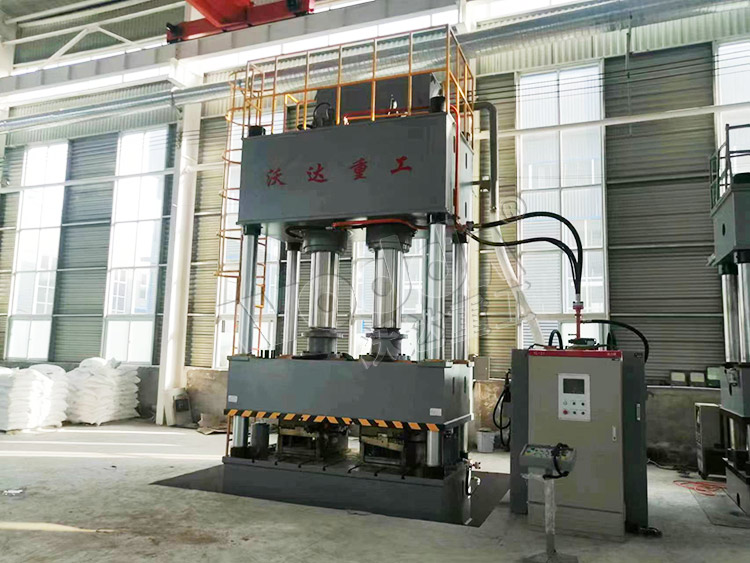 800噸雙缸四柱液壓機(jī)客戶(hù)現(xiàn)場(chǎng)