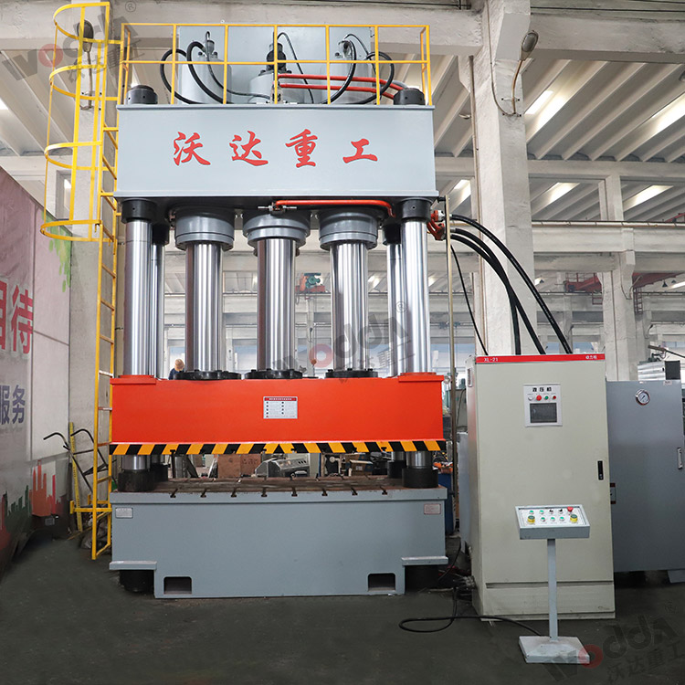 1000噸建筑模板成型液壓機(jī) 1000噸建筑模板成型液壓機(jī)