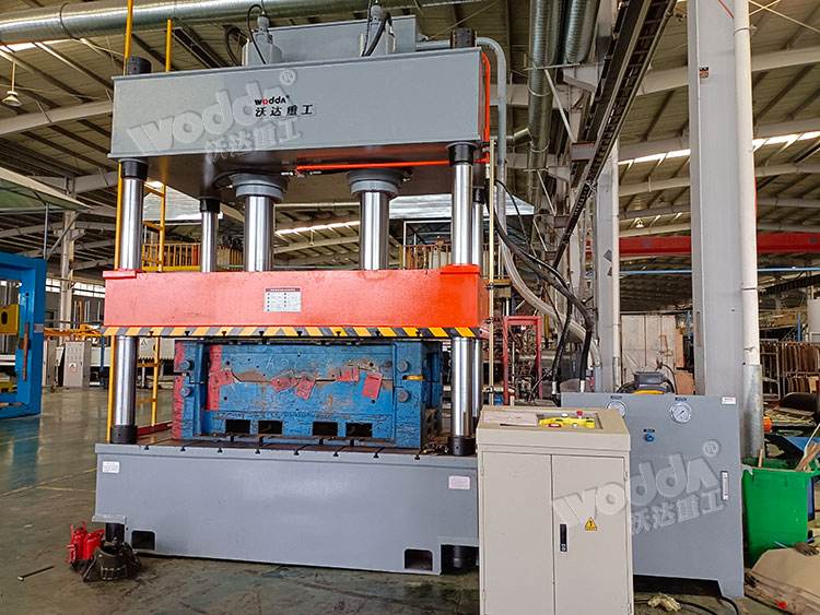 汽車零部件成型液壓機(jī) 汽車零部件成型液壓機(jī)