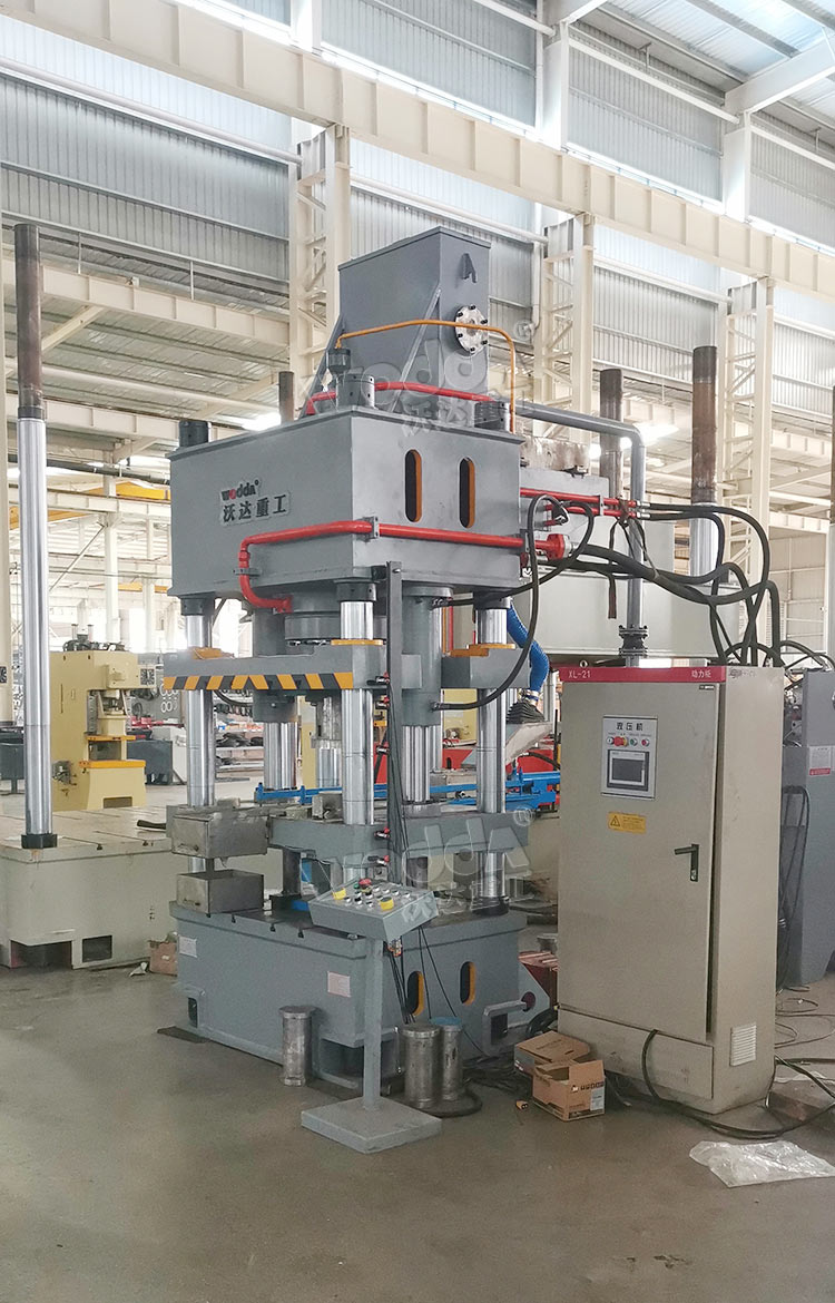 315噸粉末成型液壓機(jī) 315噸粉末成型液壓機(jī)