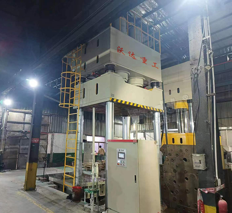 1500噸雙工位復合材料成型液壓機 1500噸雙工位復合材料成型液壓機