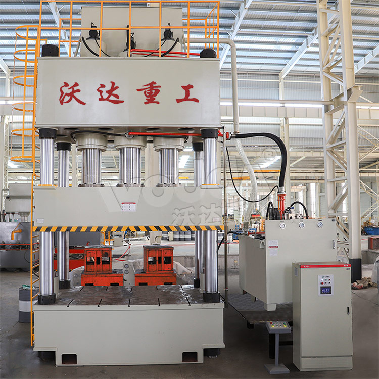 1500噸玻璃鋼成型液壓機(jī) 1500噸玻璃鋼成型液壓機(jī)