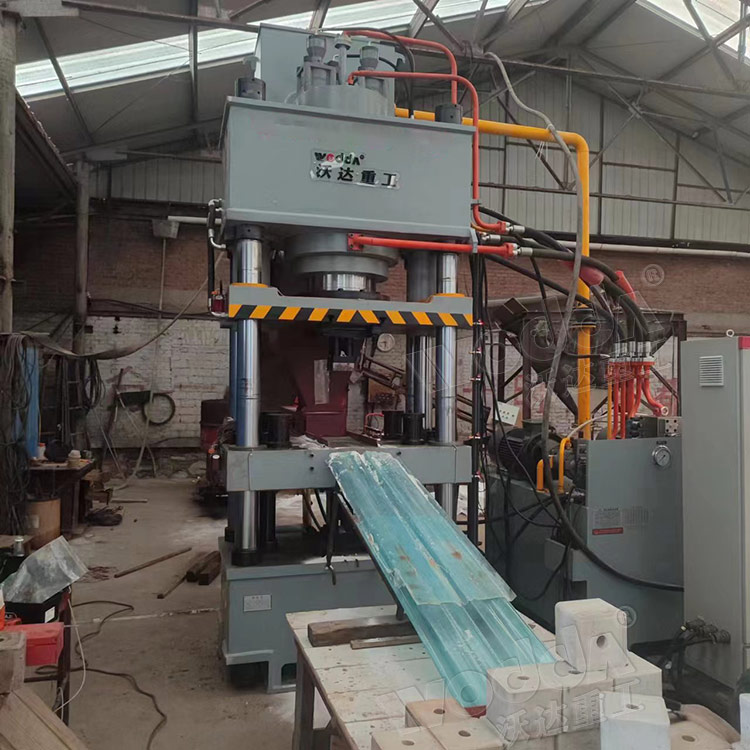 5公斤鹽磚液壓機(jī)客戶現(xiàn)場 5公斤鹽磚液壓機(jī)客戶現(xiàn)場