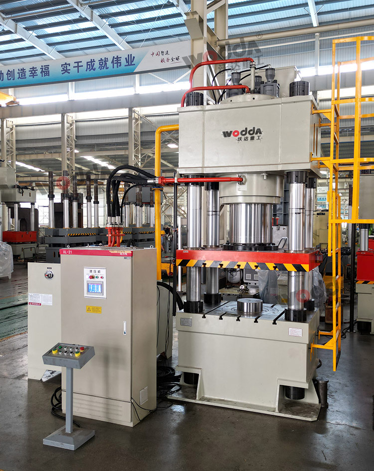 800噸伺服四柱液壓機(jī) 800噸伺服四柱液壓機(jī)