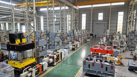 液壓機(jī)械生產(chǎn)廠家車(chē)間