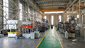 液壓機(jī)械生產(chǎn)廠家車(chē)間