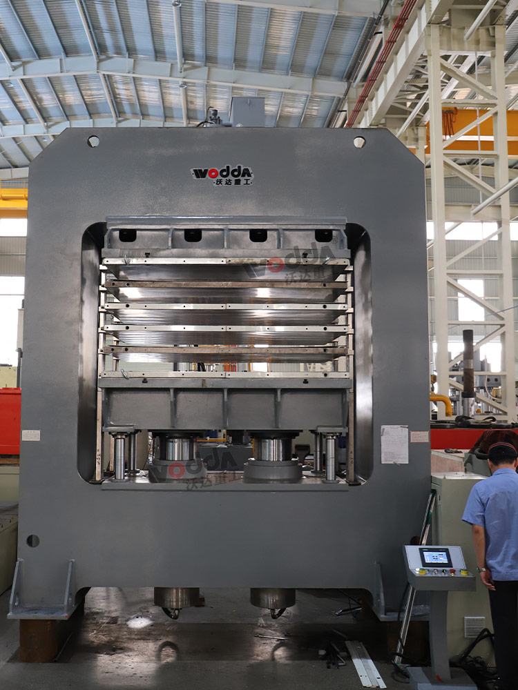 400噸環(huán)氧板材熱壓機 400噸環(huán)氧板材熱壓機