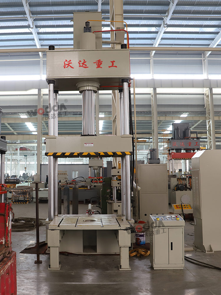 200噸四柱液壓機(jī)帶移動工作臺 200噸四柱液壓機(jī)帶移動工作臺