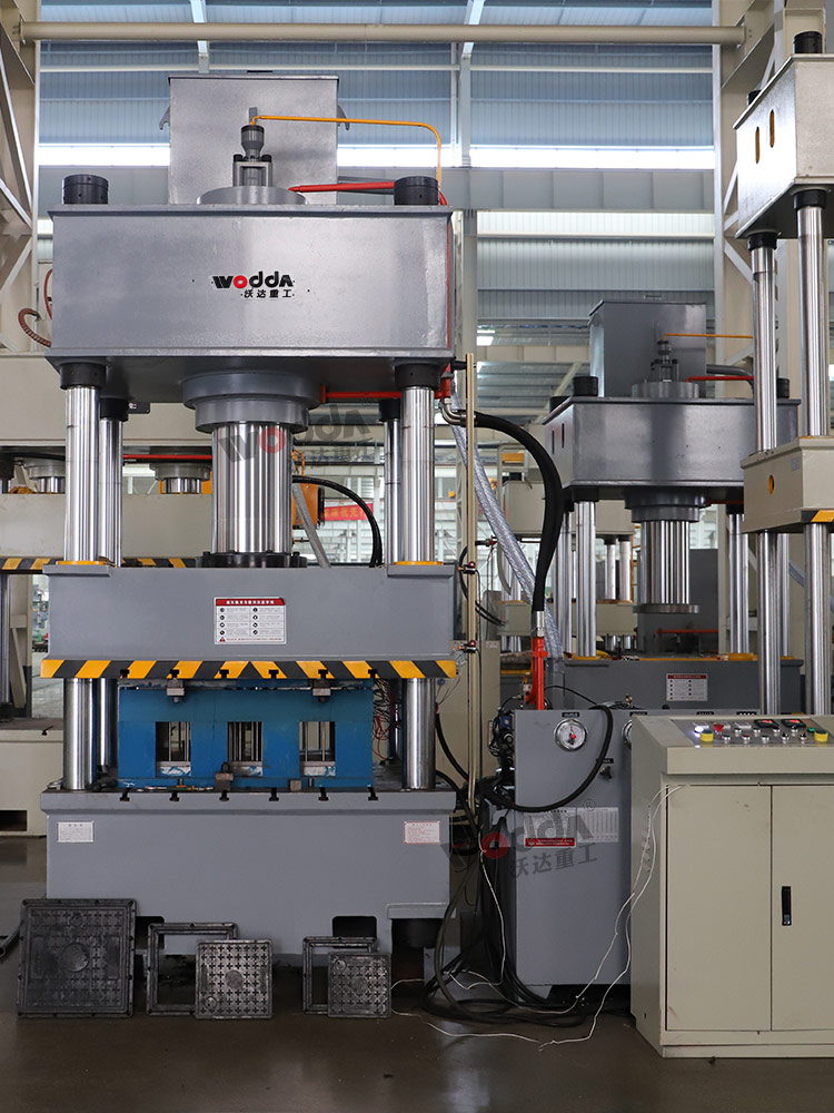 315噸樹(shù)脂井蓋成型液壓機(jī) 315噸樹(shù)脂井蓋成型液壓機(jī)