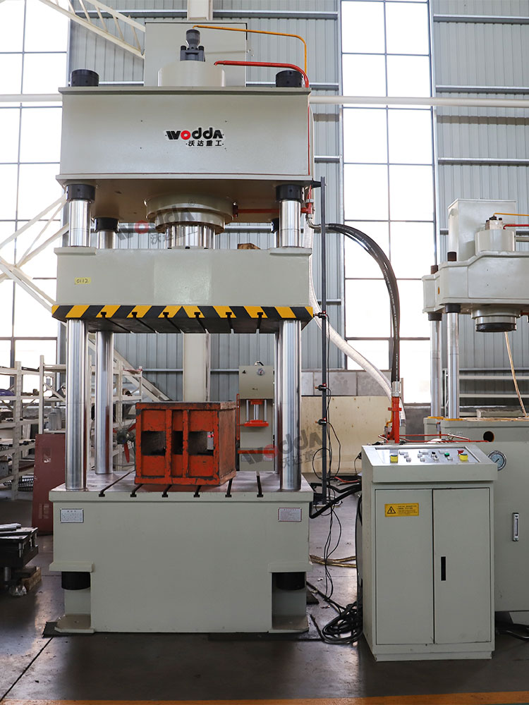 315噸國標(biāo)液壓機