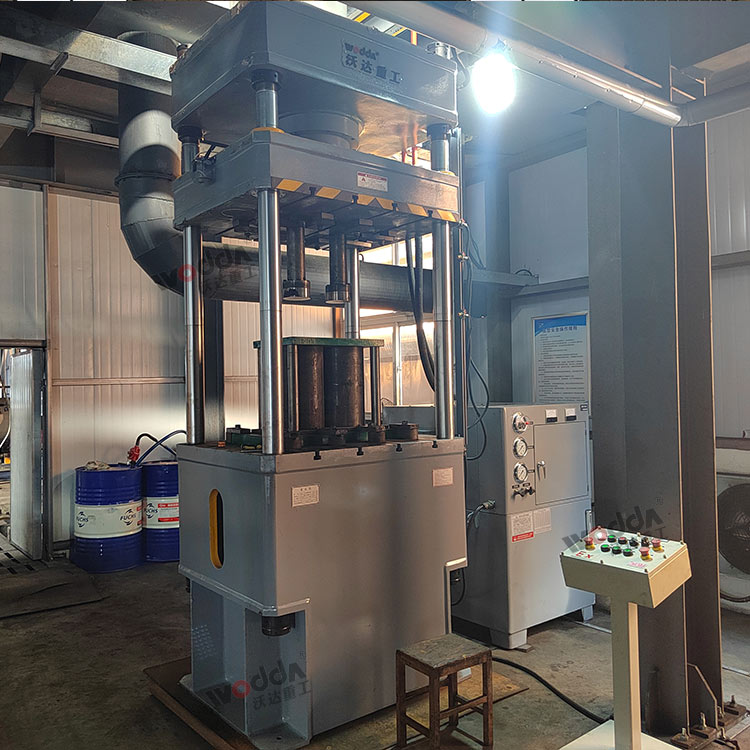 200噸石墨粉末成型液壓機 200噸石墨粉末成型液壓機