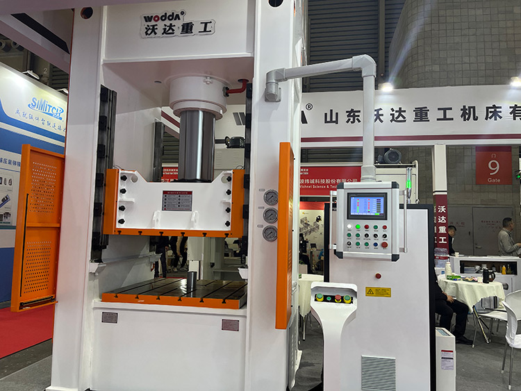 YQ34框架式液壓機(jī) YQ34框架式液壓機(jī)