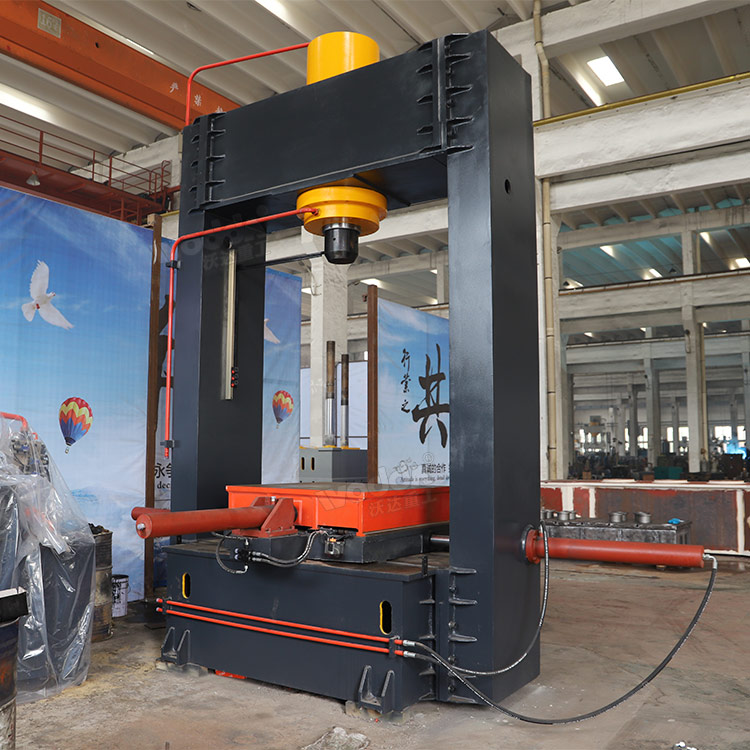 400噸龍門(mén)框式液壓機(jī) 400噸龍門(mén)框式液壓機(jī)