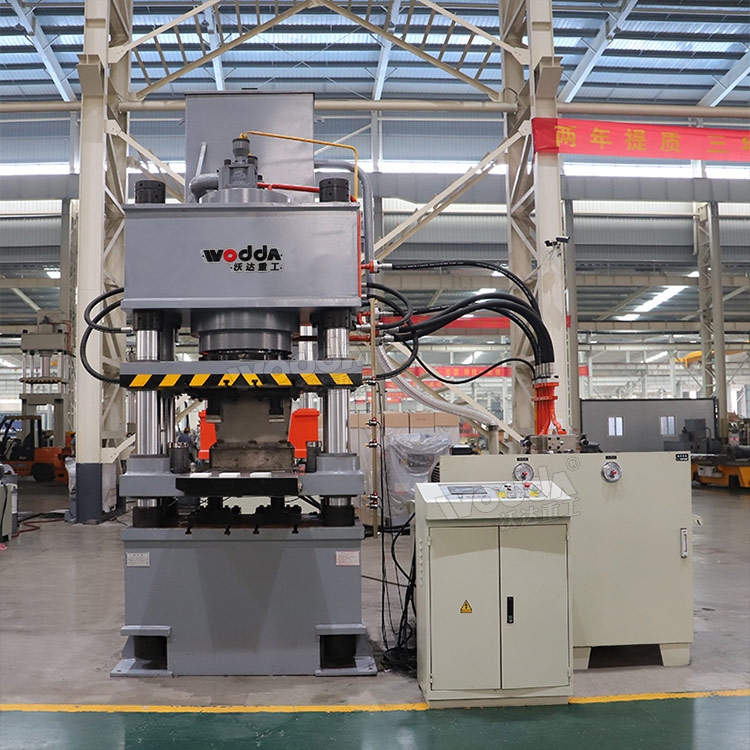 500噸四梁四柱液壓機(jī) 500噸四梁四柱液壓機(jī)