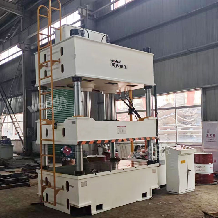 YQ32-400噸三梁四柱液壓機(jī) YQ32-400噸三梁四柱液壓機(jī)