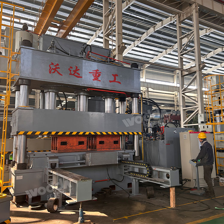 630噸四柱液壓機(jī)帶移動工作臺 630噸四柱液壓機(jī)帶移動工作臺