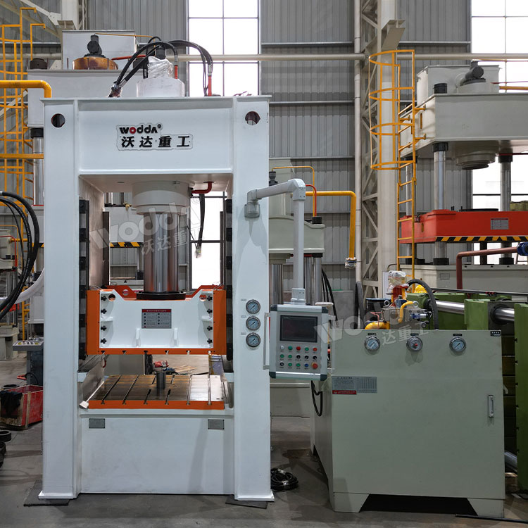 315噸框架式液壓機(jī) 315噸框架式液壓機(jī)