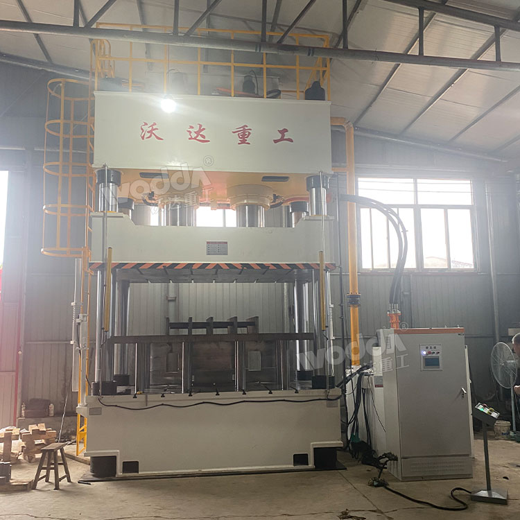 1000噸鈑金成型液壓機(jī)客戶現(xiàn)場(chǎng) 1000噸鈑金成型液壓機(jī)客戶現(xiàn)場(chǎng)