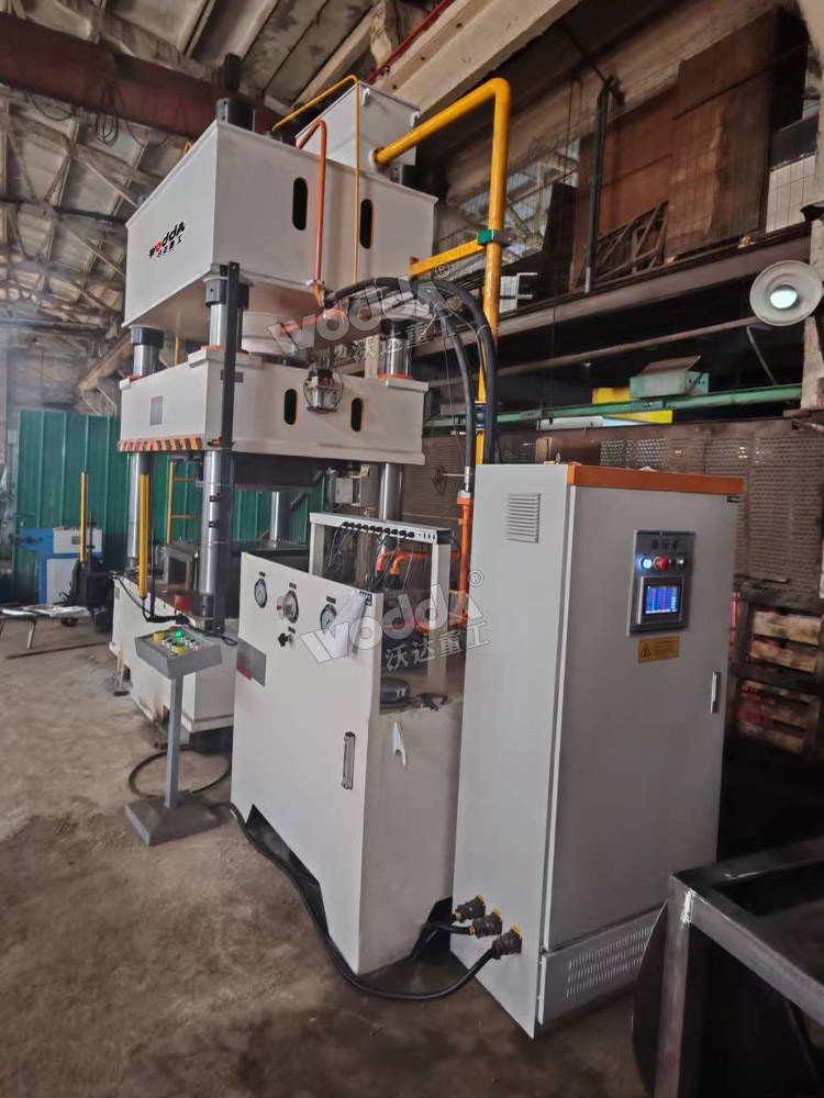 315噸伺服四柱液壓機 315噸伺服四柱液壓機