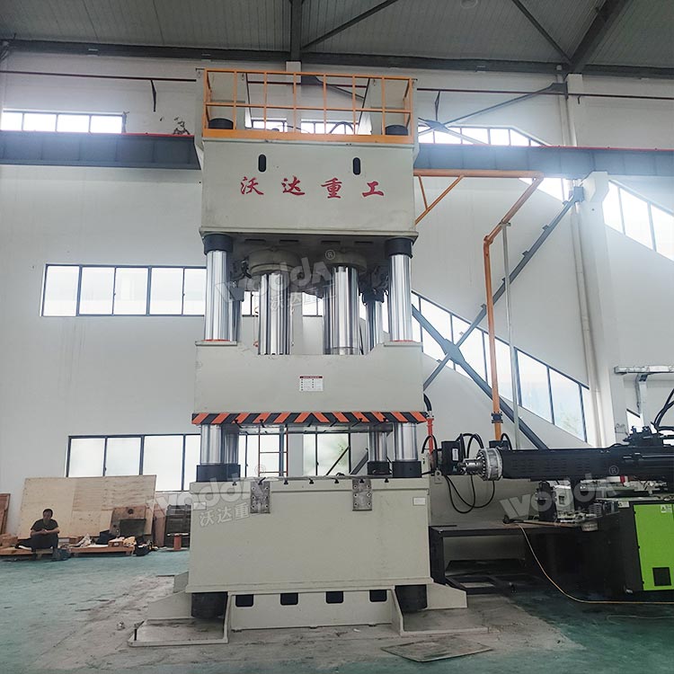 伺服2000噸四柱液壓機(jī)現(xiàn)場調(diào)試 伺服2000噸四柱液壓機(jī)現(xiàn)場調(diào)試