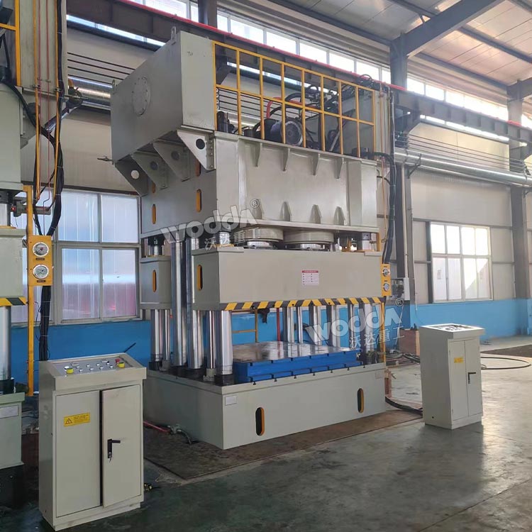 2000噸壓濾機濾板成型液壓機客戶現(xiàn)場 2000噸壓濾機濾板成型液壓機客戶現(xiàn)場