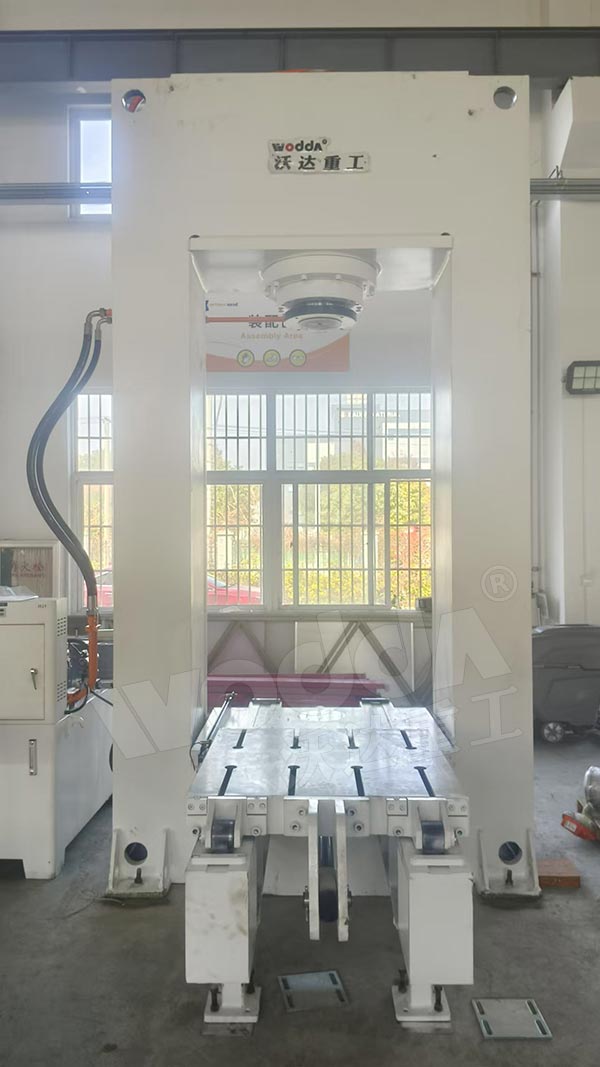 315噸龍門(mén)液壓機(jī)