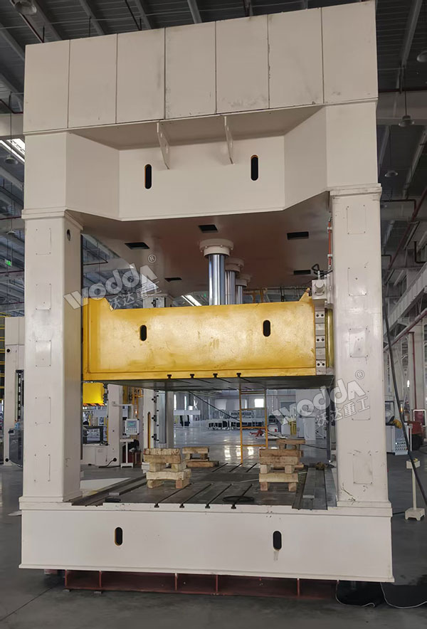 315噸框架式汽車(chē)內(nèi)飾件成型液壓機(jī)